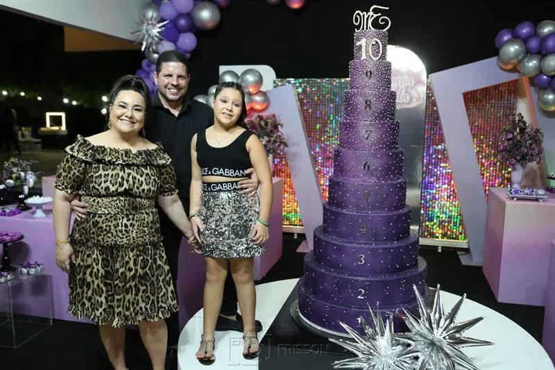 Mayara e Homero Silva festejam os 10 anos da filha Maria Eduarda com brilho e muito frisson