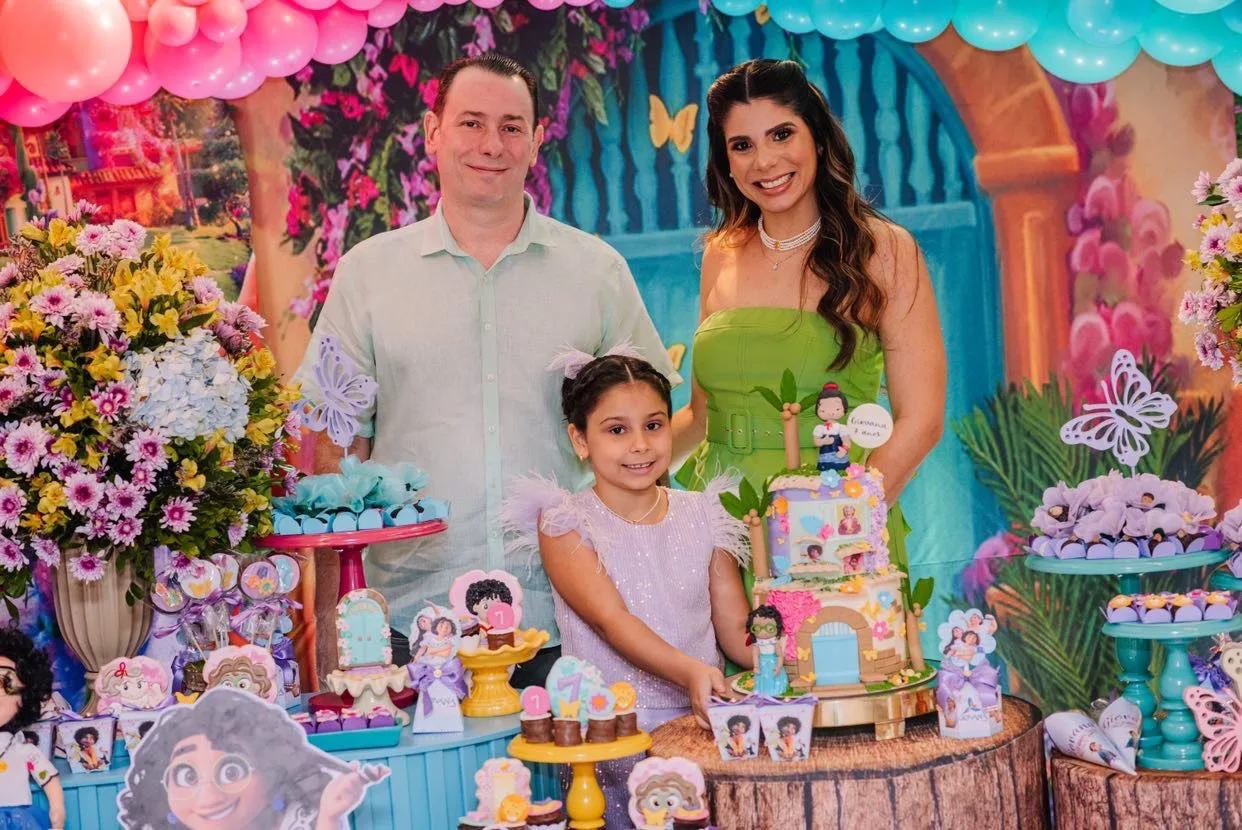 Geórgia Cunha e Cássio Forti festejam os sete anos da filha Giovana