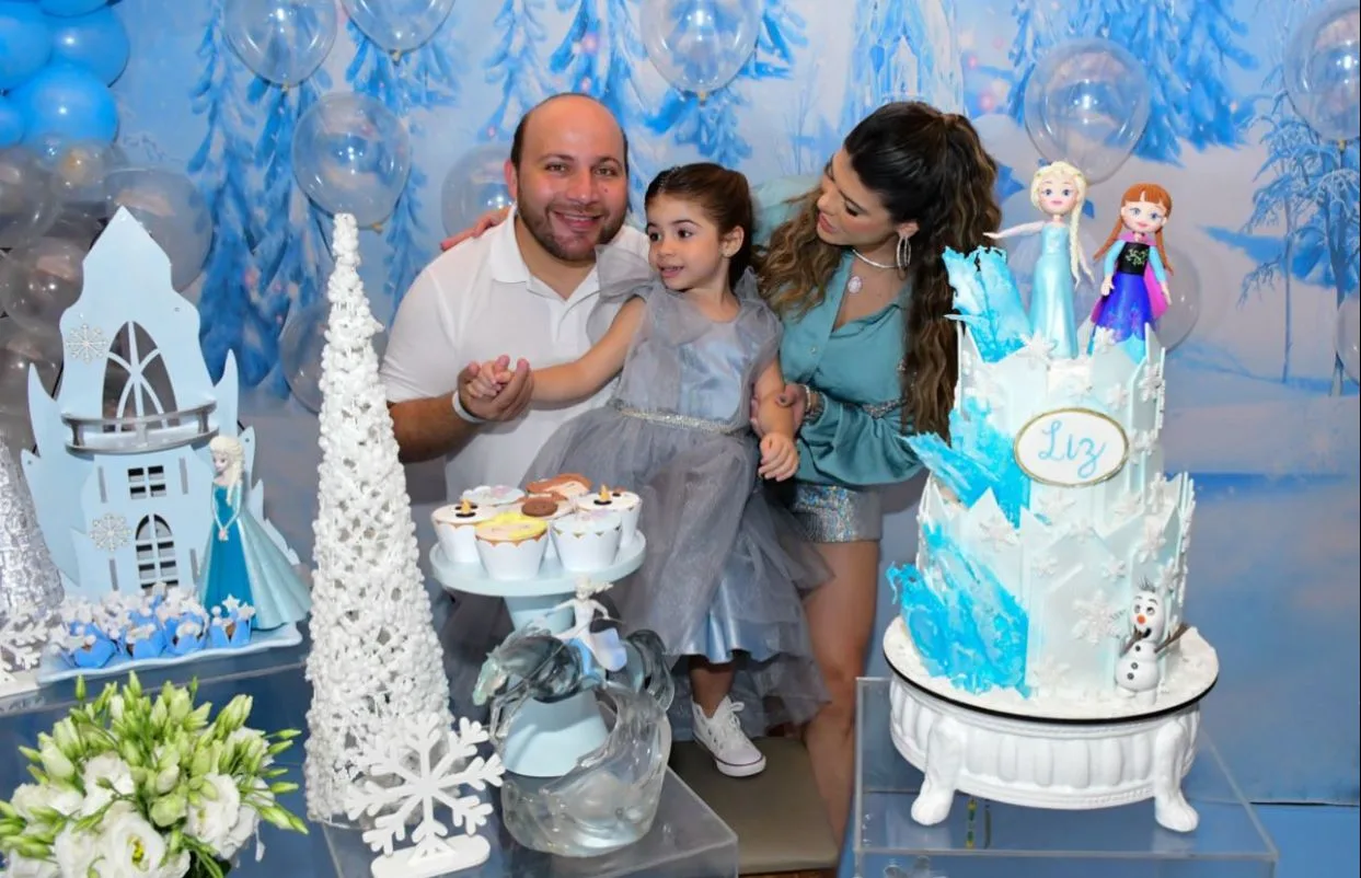 Nayanne Ibiapina e Carlos Aristides celebram os quatro anos da filha Liz