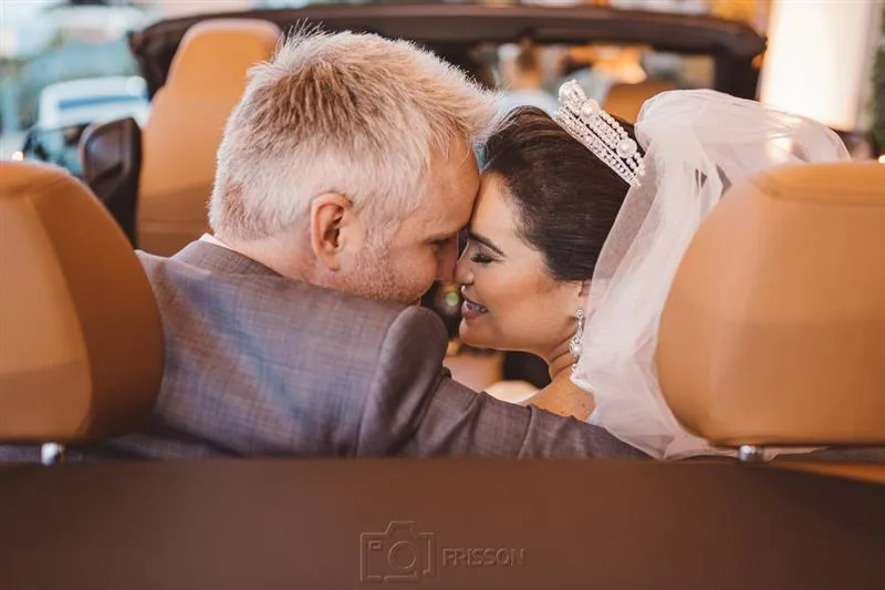 Samara Cunha e Benjamin Puddy tornam-se marido e mulher pela lei de Deus