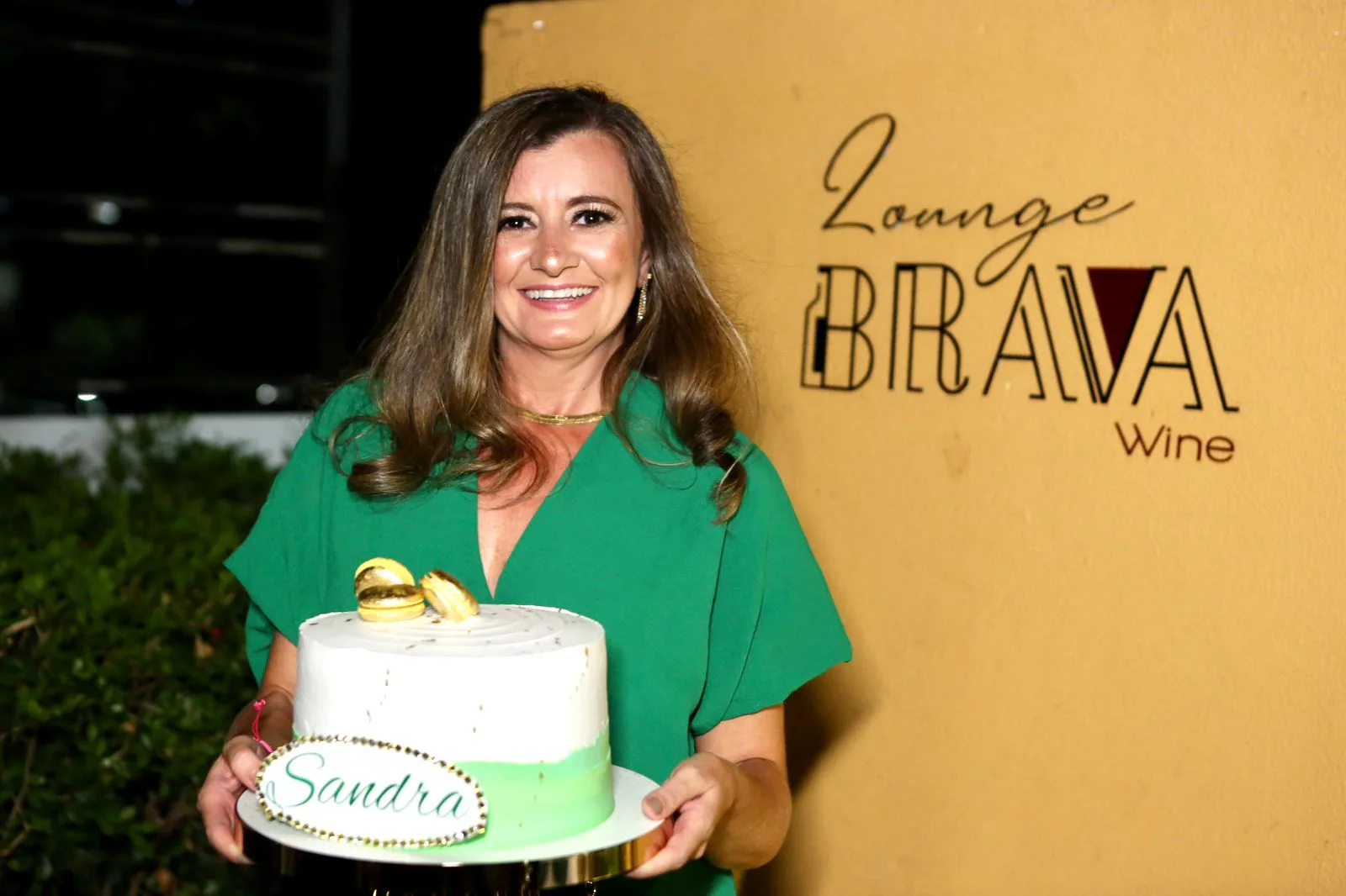 Sandra Bezerra recebe os parabéns no Lounge Brava