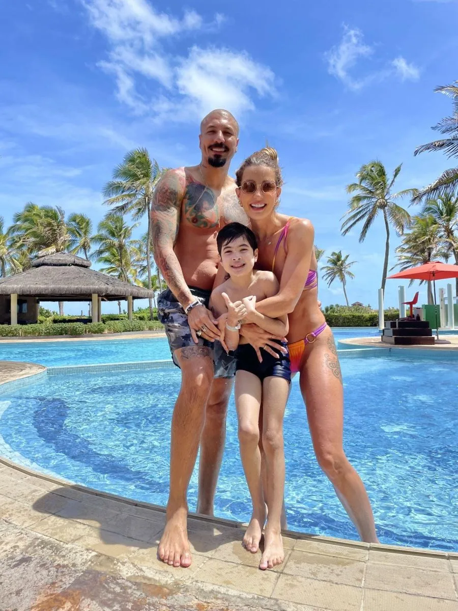Aline Gotschalg e Fernando Medeiros aproveitam dias no Beach Park