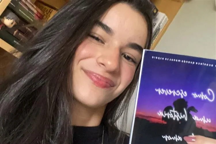 Cearense de 17 anos lança livro na pandemia e passa para Medicina