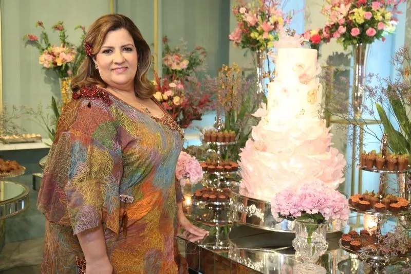 Cláudia Majela celebra 50 anos em noite de frisson no Gran Marquise