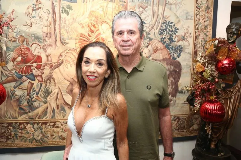 Márcia Tavora comemora aniversário em almoço intimista
