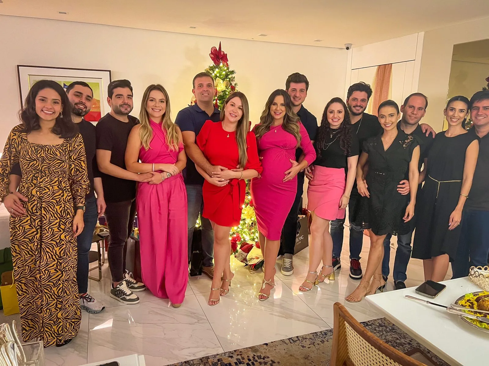 Fernanda Levy celebra a chegada aos 30 anos em dia com muitas comemorações com a família e amigos