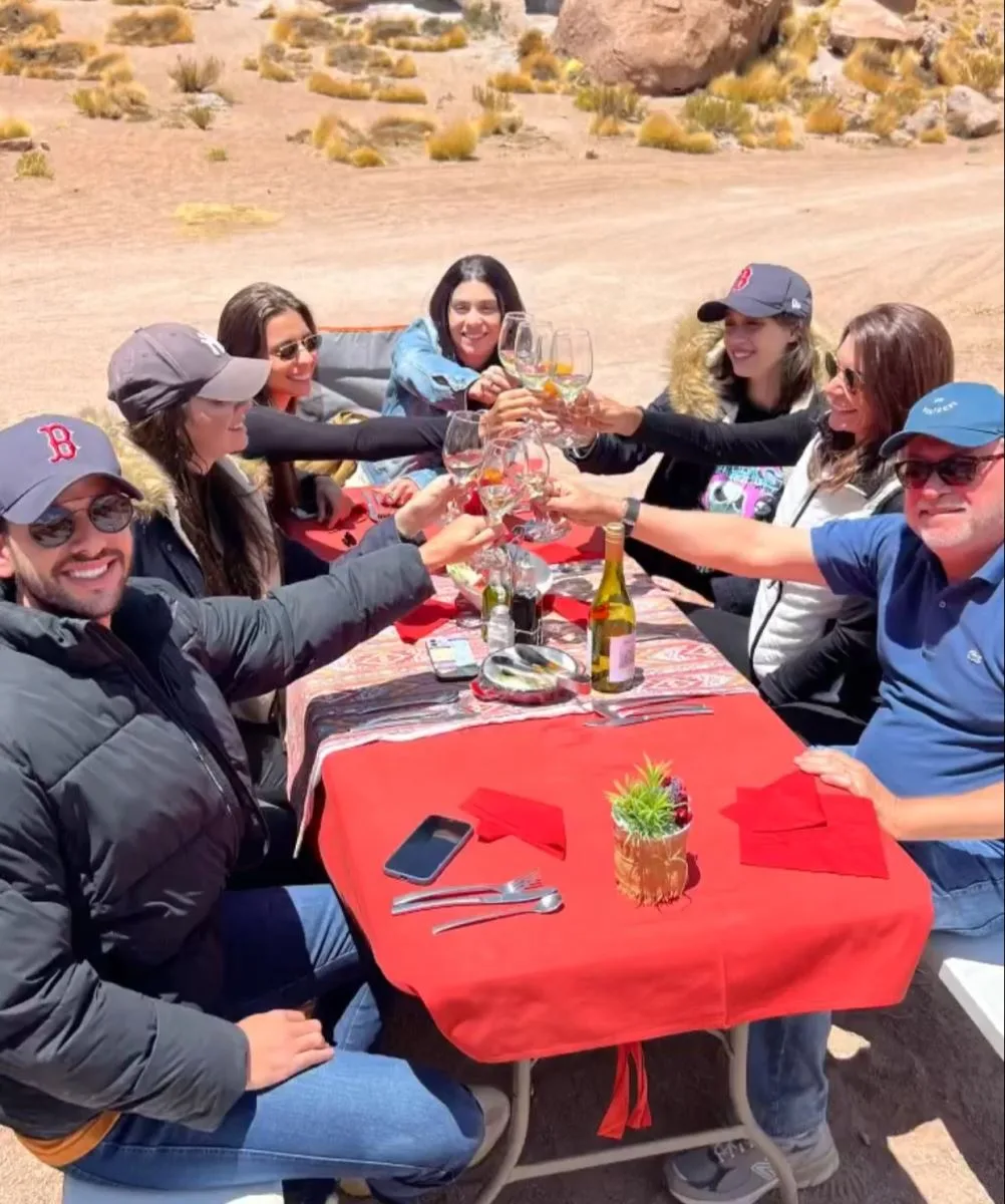 Rebecca e Cândido Albuquerque pegam a rota do Chile com a família