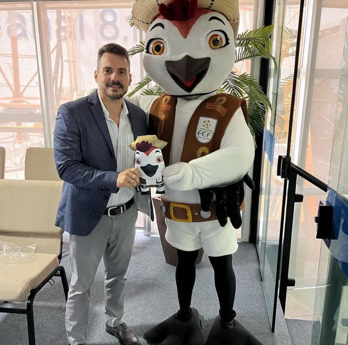 Miguel Filho pilota coquetel de lançamento do Campeonato Cearense no Grupo Cidade de Comunicação