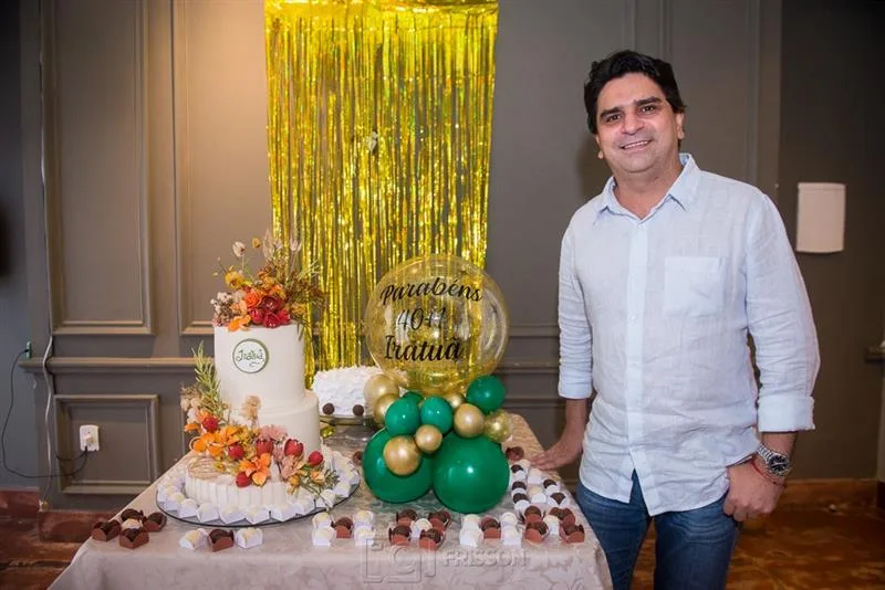 Iratuã Freitas ganhou os parabéns em happy hour no Ideal Clube