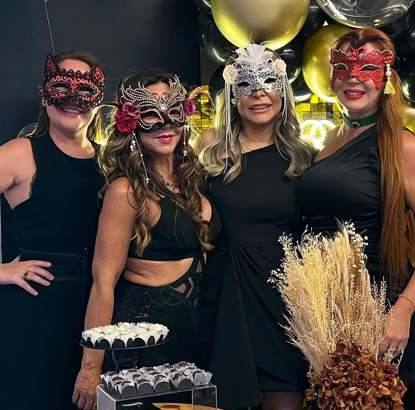 Geórgia Machado celebra aniversário com Baile de Máscaras