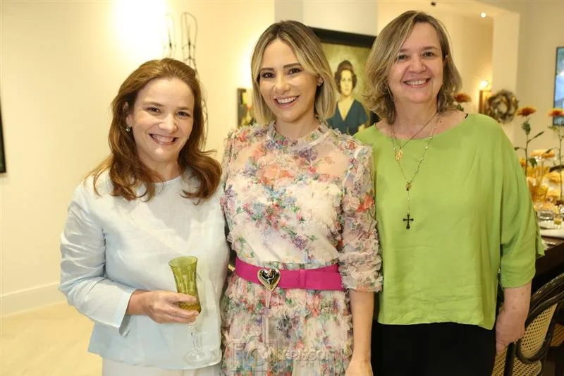 Villa Eliza promove happy hour para apresentação do seu novo espaço