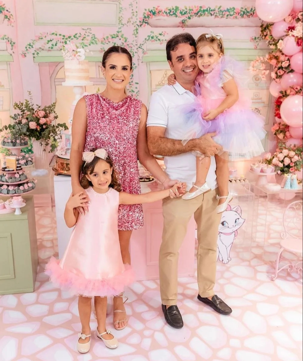 Lina Barrozo e José Pessoa Neto festejam os três aninhos da filha Júlia