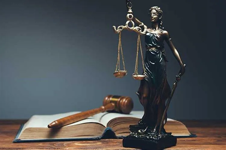 "Direito e Liberdade", por Roberto Victor