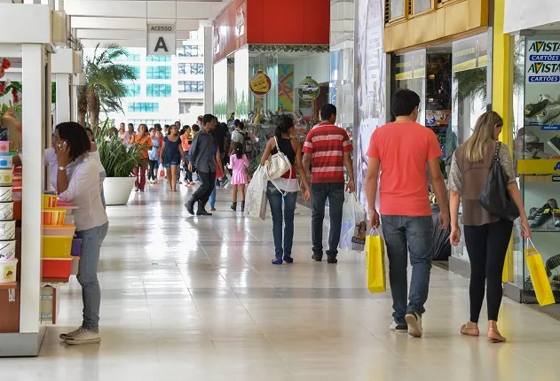 Shoppings, bancos e lojas alteram horário de funcionamento no Carnaval