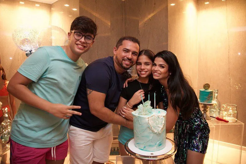 Isabele Temóteo e Xand Avião realizam a Crystals Mystic Party para aniversário da filha Bebella