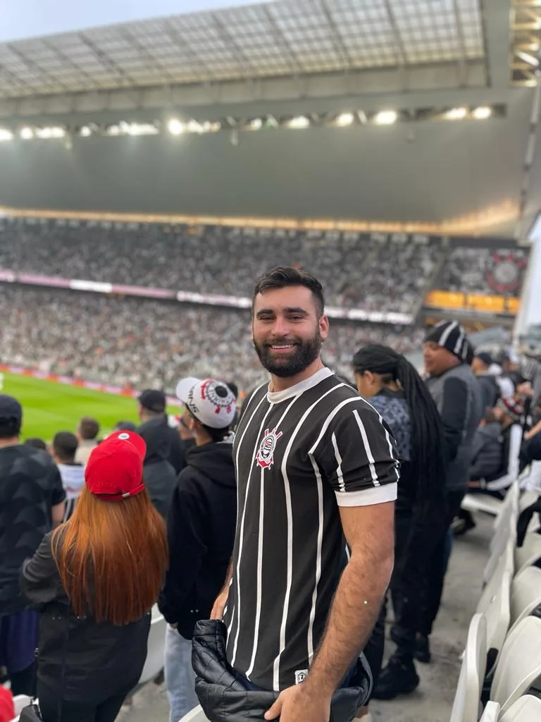 Referência no mercado internacional: Iago Leonidas se destaca por ajudar 1 milhão de pessoas a adqui