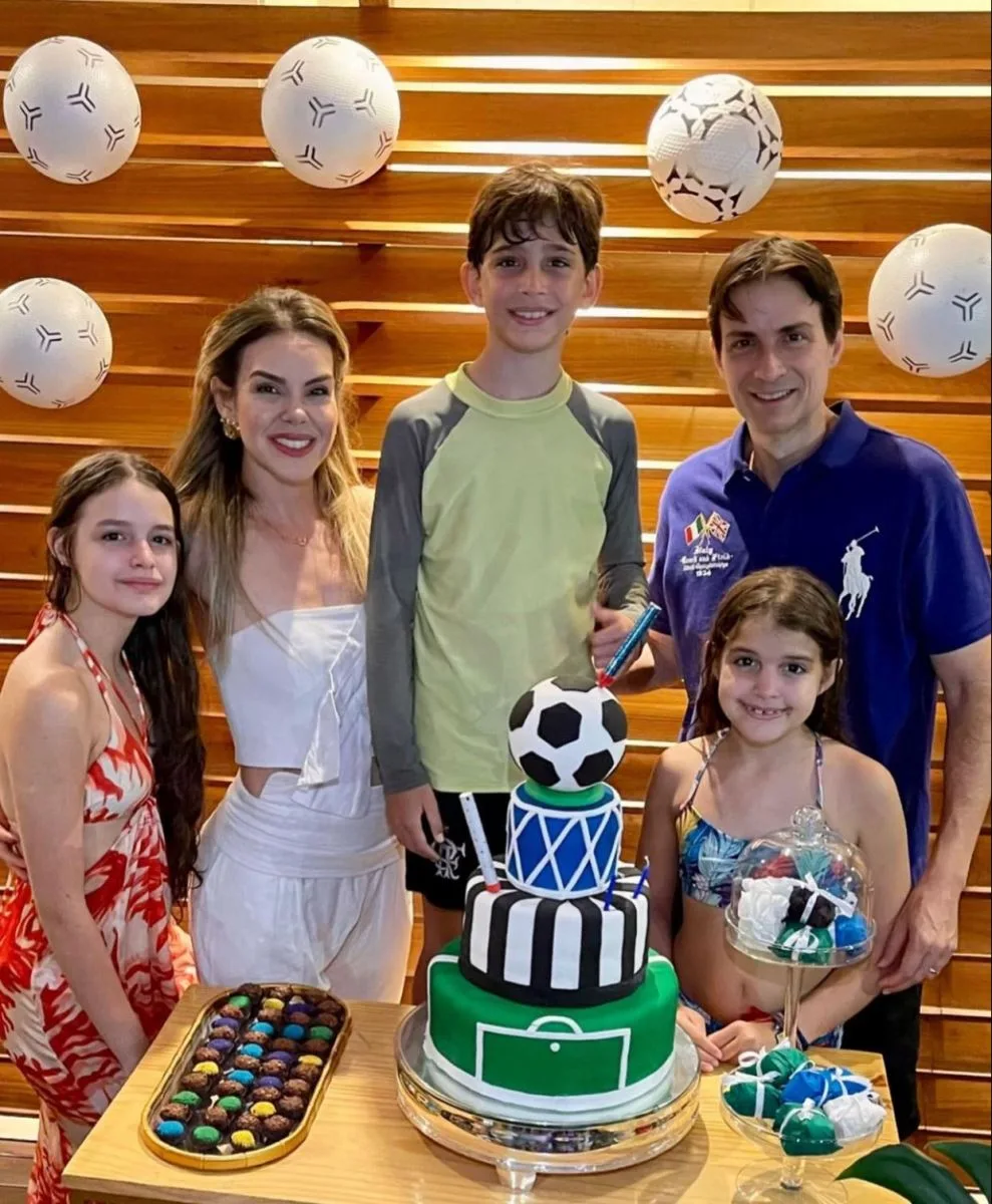 Renata e Marcelo Pinheiro celebram os 12 anos do filho Matheus
