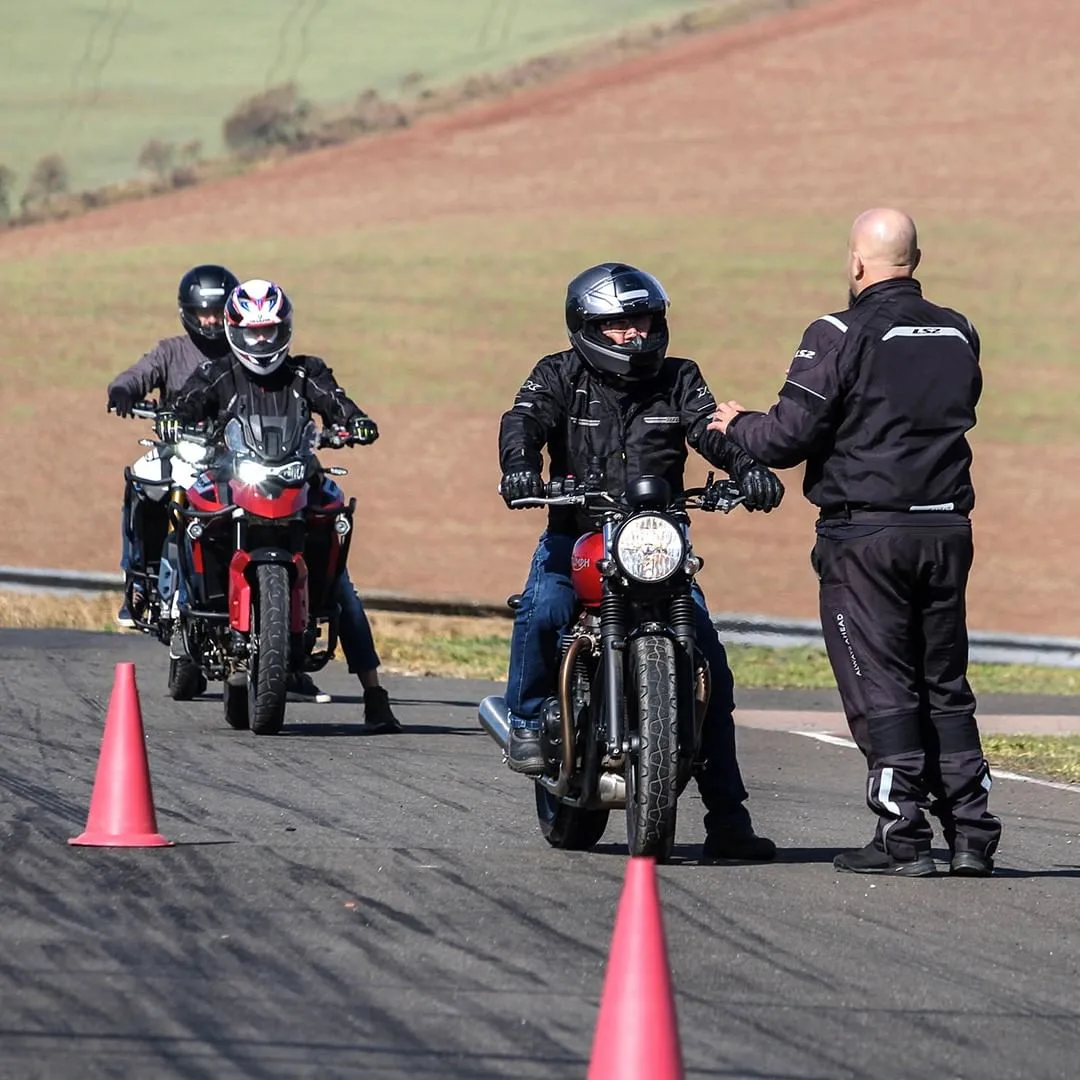 Triumph promove evento exclusivo de imersão pela primeira vez em Fortaleza