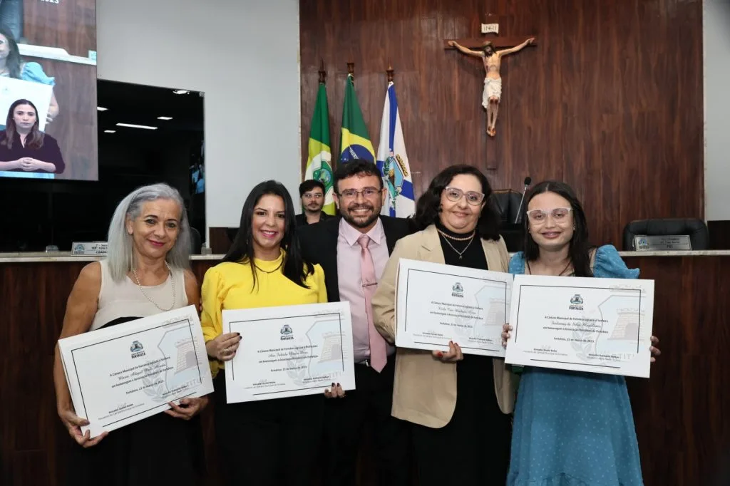 Associação Pestalozzi de Fortaleza recebe homenagem na Câmara Municipal