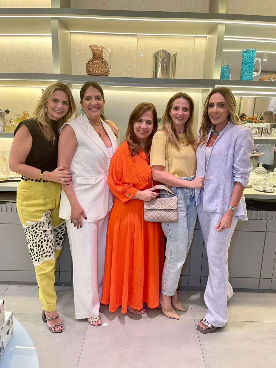 Martinha Assunção recebe amigas na Páscoa da Chez Oliviers