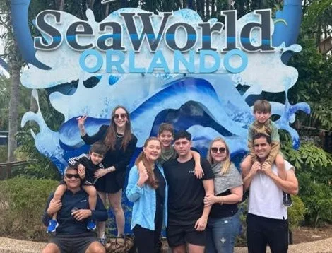 Mariah Fujita e família se divertem no Sea World