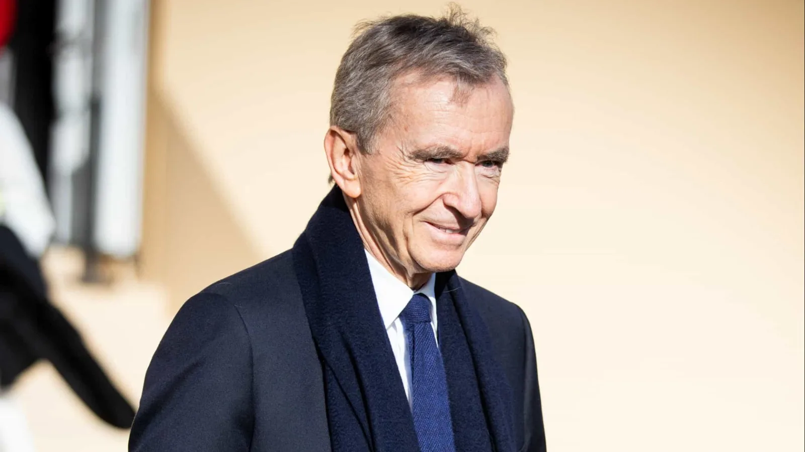 Forbes elege dono da Louis Vuitton como a pessoa mais rica do mundo em 2023