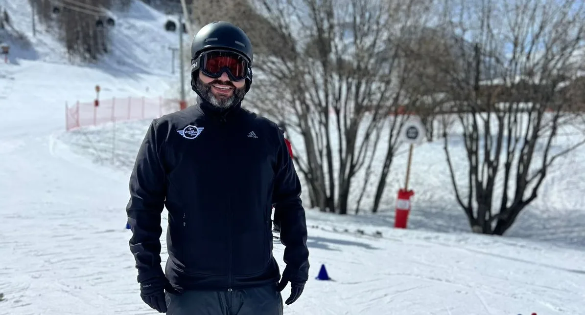 Influenciador Víctor Costa curte temporada de Ski na cidade de Val D’lsère, na França