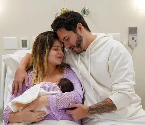 Cegonha entrega Lua para Viih Tube e Eliezer