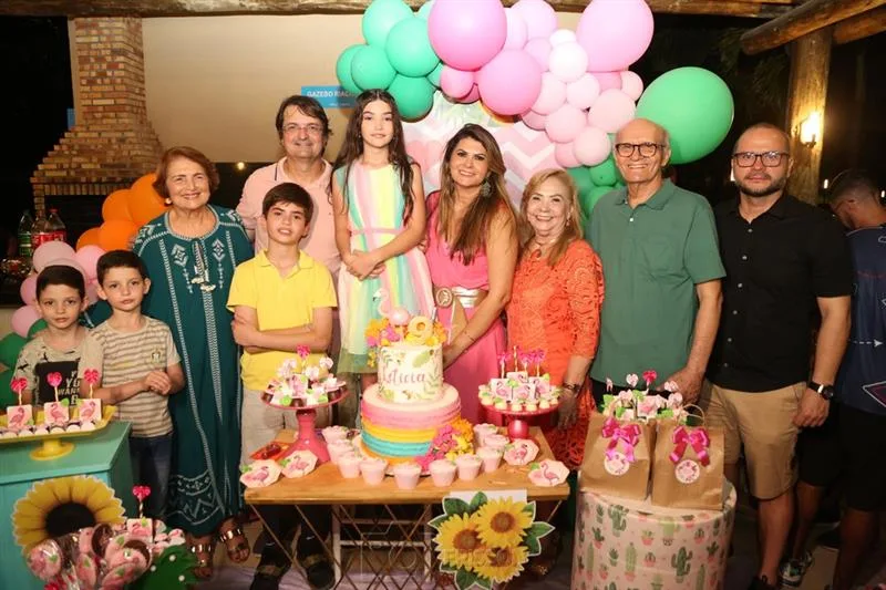 Letícia Pinheiro e Lara Ximenes festejam juntas a nova idade