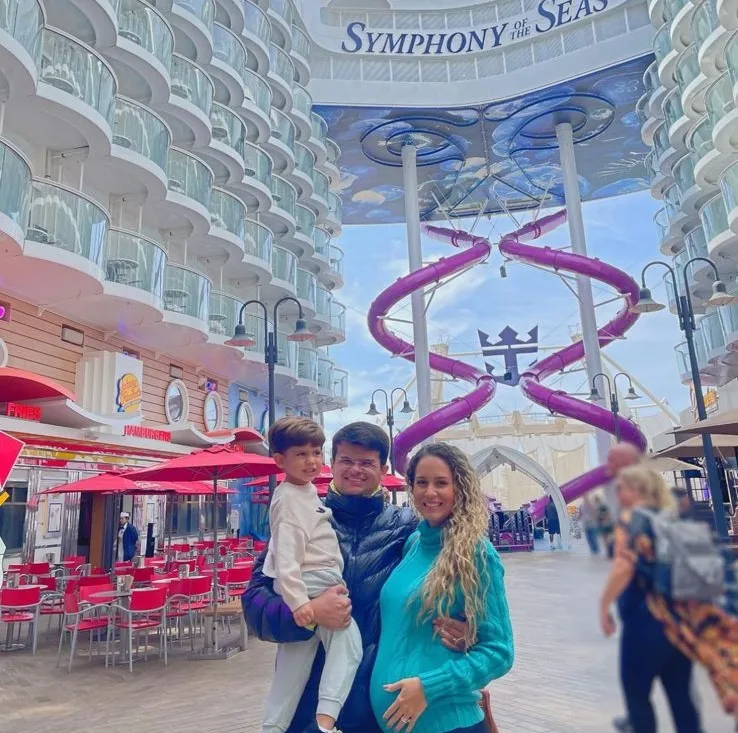 Hanna e Thiago Joca curtem férias no maior navio do mundo