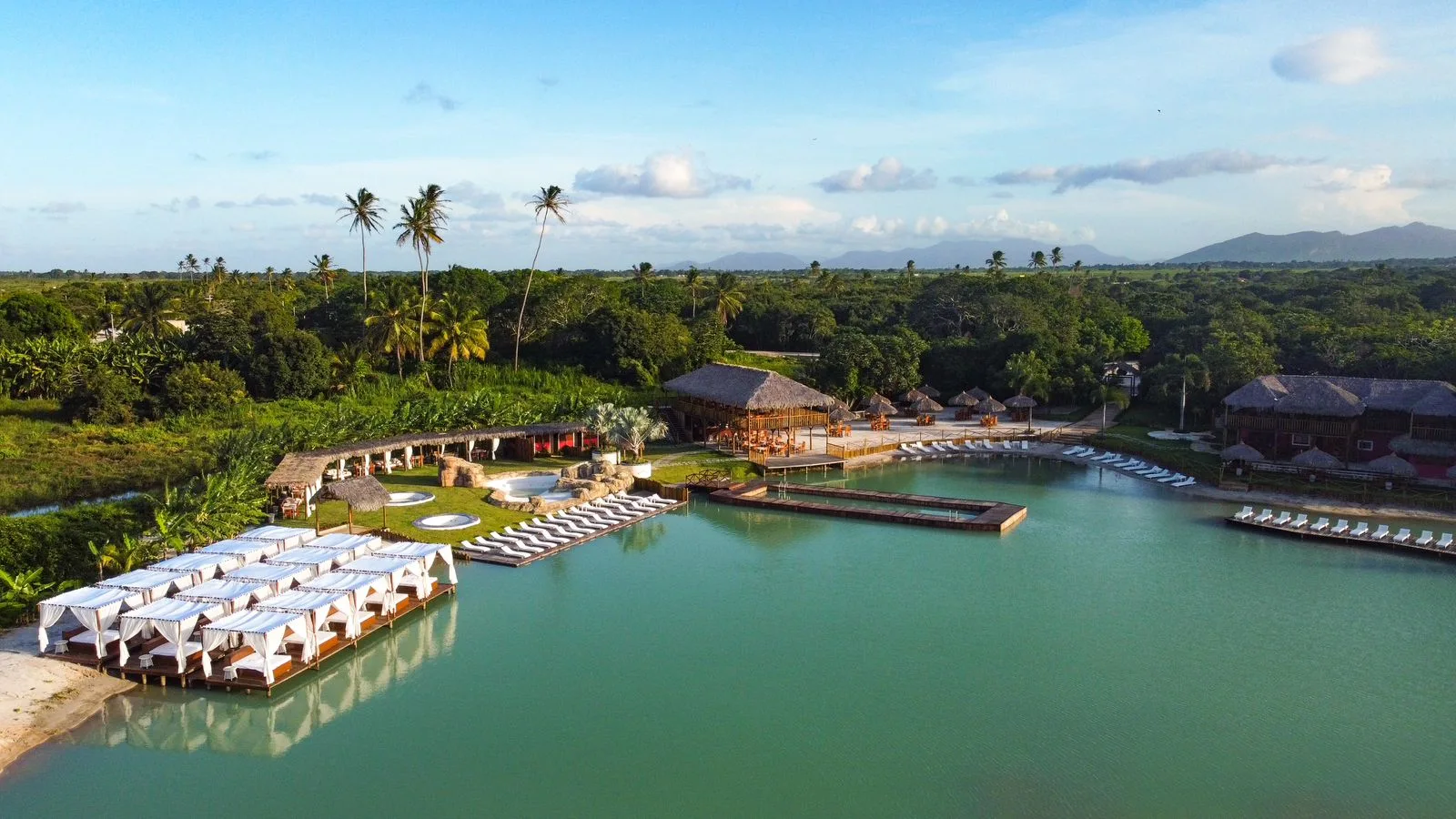 Com 200 vagas de emprego abertas, Grupo Alchymist irá inaugurar Beach Club em Caucaia