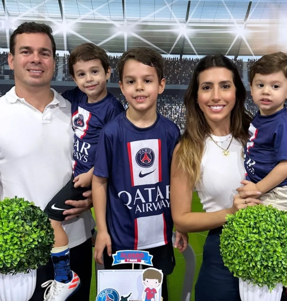 Tayra Romcy e Léo Aguiar celebram sete anos do filho Álvaro