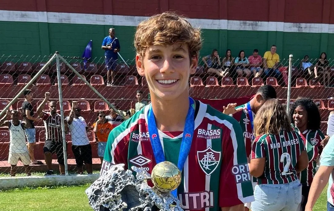 Luiz Neto curte título Copa Rio Sub-16