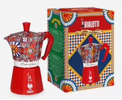 Dolce & Gabbana veste cafeteira italiana em lançamento exclusivo e com edição limitada