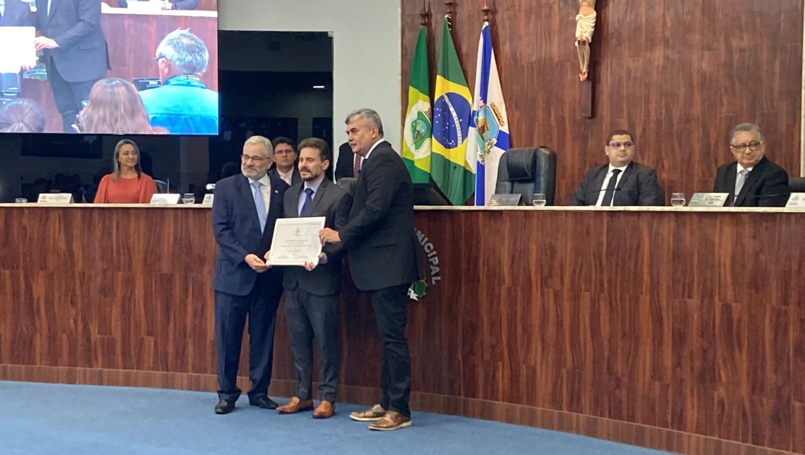 Miguel Filho recebe homenagem na Câmara Municipal pelos 103 anos da Federação Cearense de Futebol
