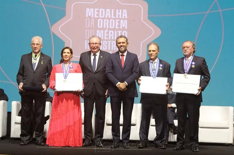 FIEC reúne autoridades em entrega da Medalha do Mérito Industrial 2023