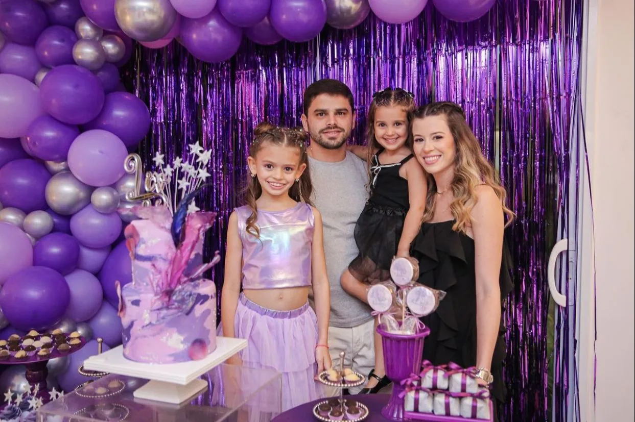 Isabela Franklin e Ivan Bezerra Neto armam festa do pijama para 8 anos da filha Liv