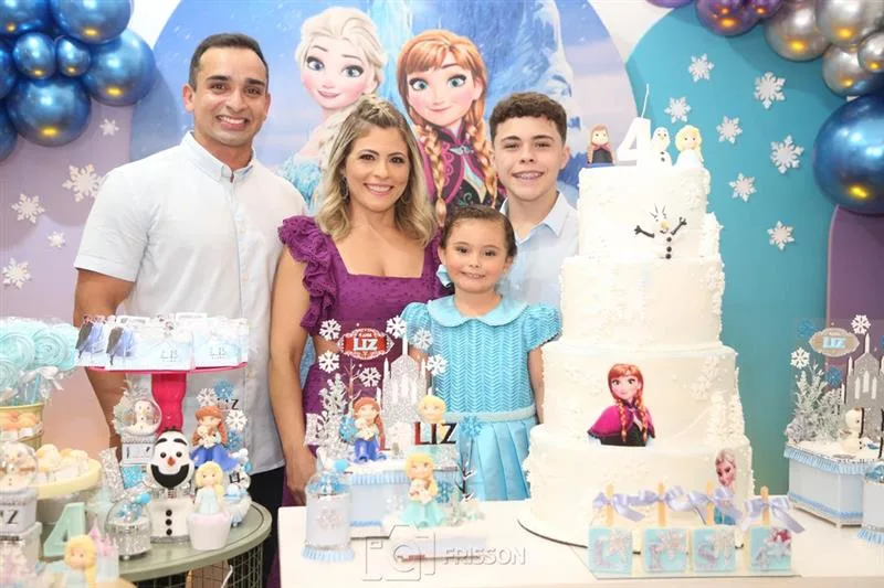 Carol Assunção e Paulo Renan Cruz celebram quatro anos de Lis
