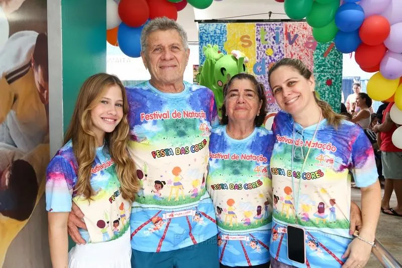 Festival de Natação Festa das Cores reúne famílias em disputa esportiva no Clube do Vôlei