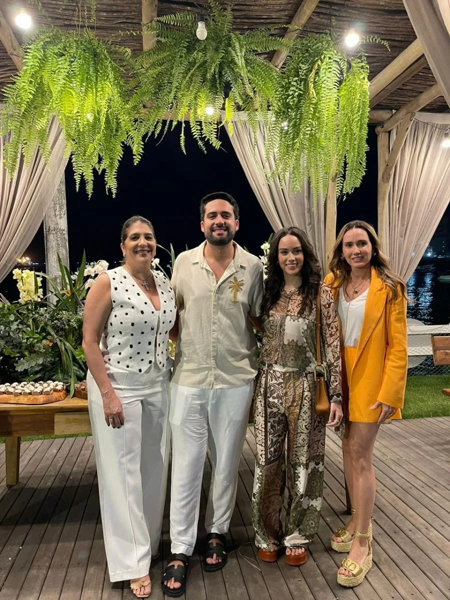 Victor Oliveira comemora nova idade no Iate Clube
