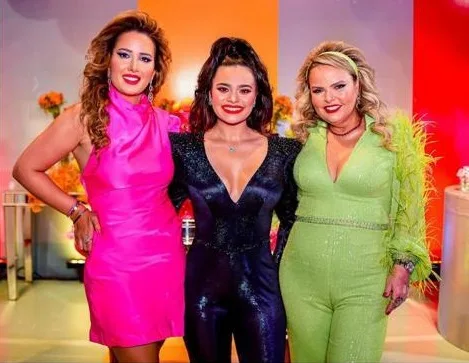 Isabella Carneiro Bastos celebra 2.3 com festa estilo anos 70 e 80