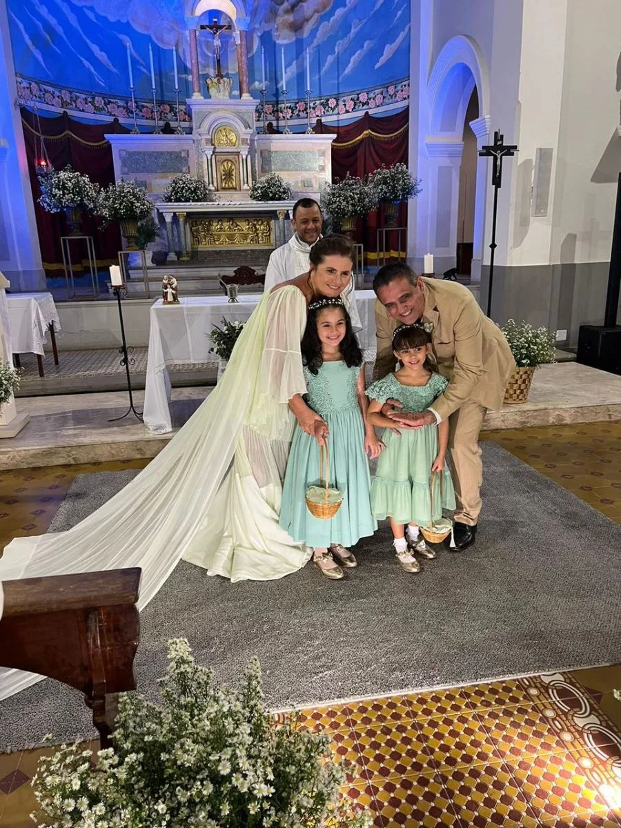Islane e André Verçosa celebram Bodas de Esmeralda