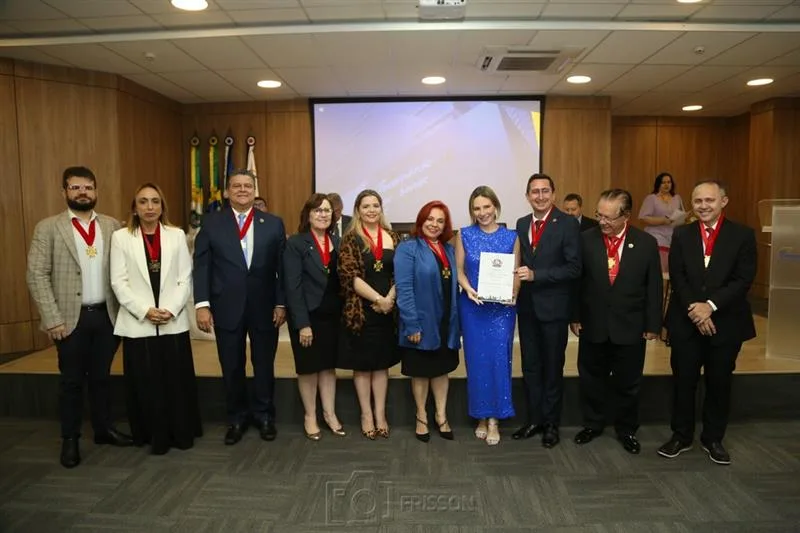 Gaída Dias é empossada como Honorária da Academia Cearense de Direito