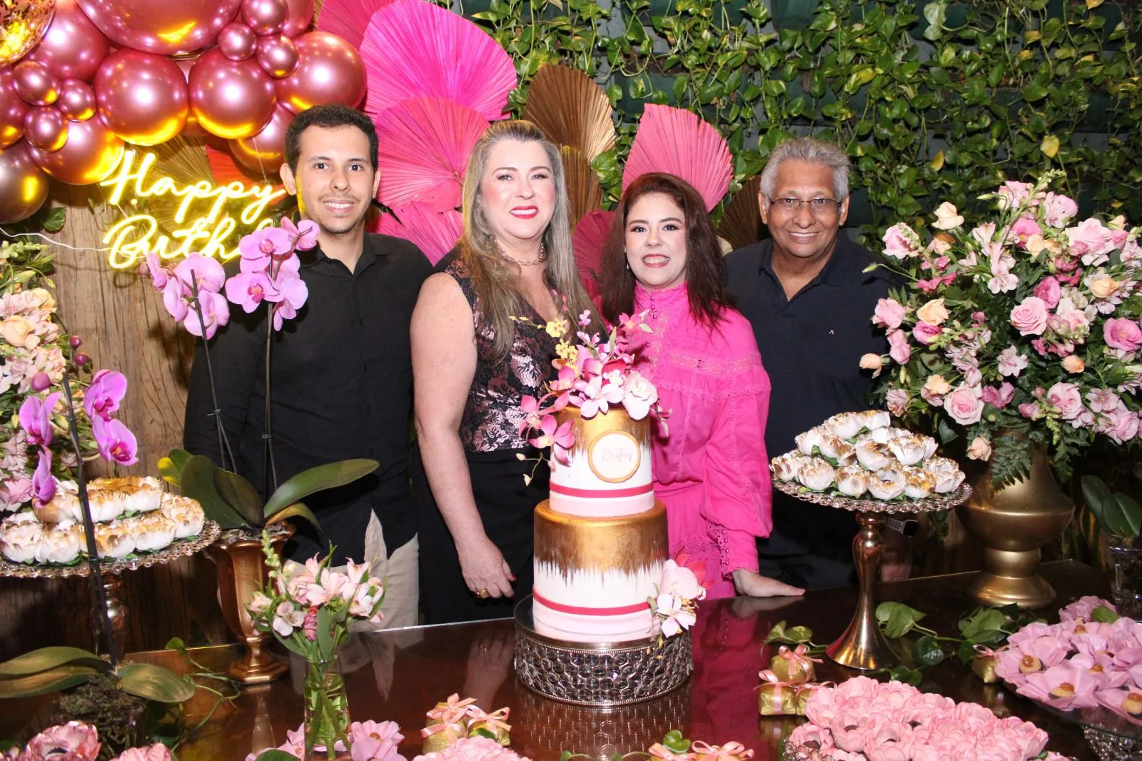 Beatriz Jereissate marca B-Day ao lado dos mais queridos