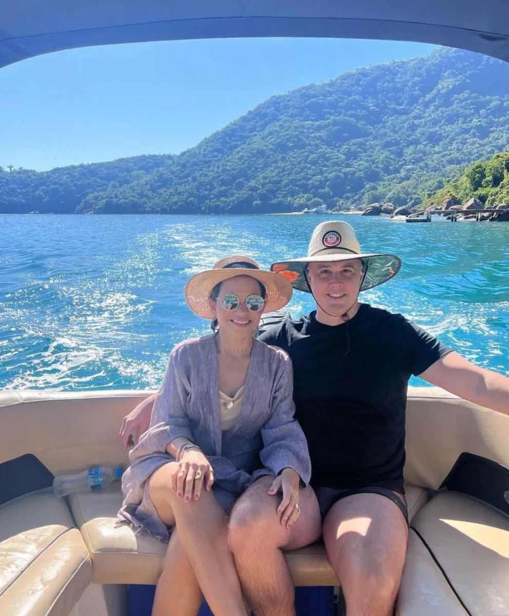 Viviane e Fabrício Martins em viagem por Paraty com a família