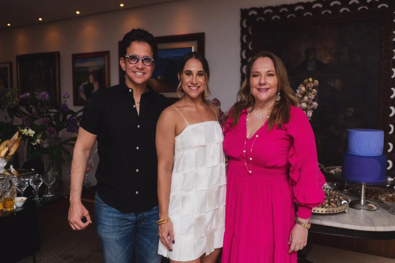 Roberta Fernandes celebra 30 anos com muito alto-astral