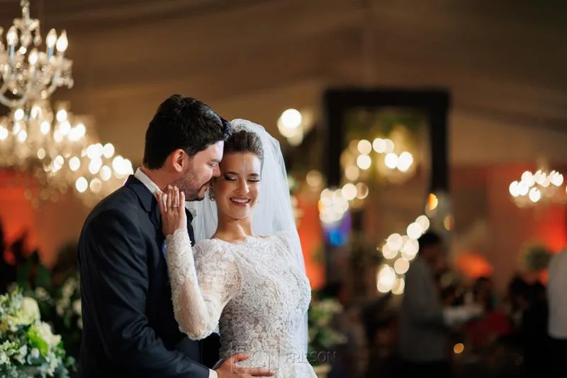 Joana Dantas e Felipe Bandeira tornam-se marido e mulher em cerimônia religiosa