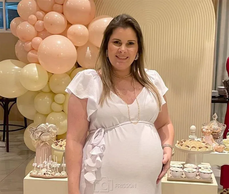 Adriana Loureiro reúne lista afetiva em chá de fraldas de sua filha Maria