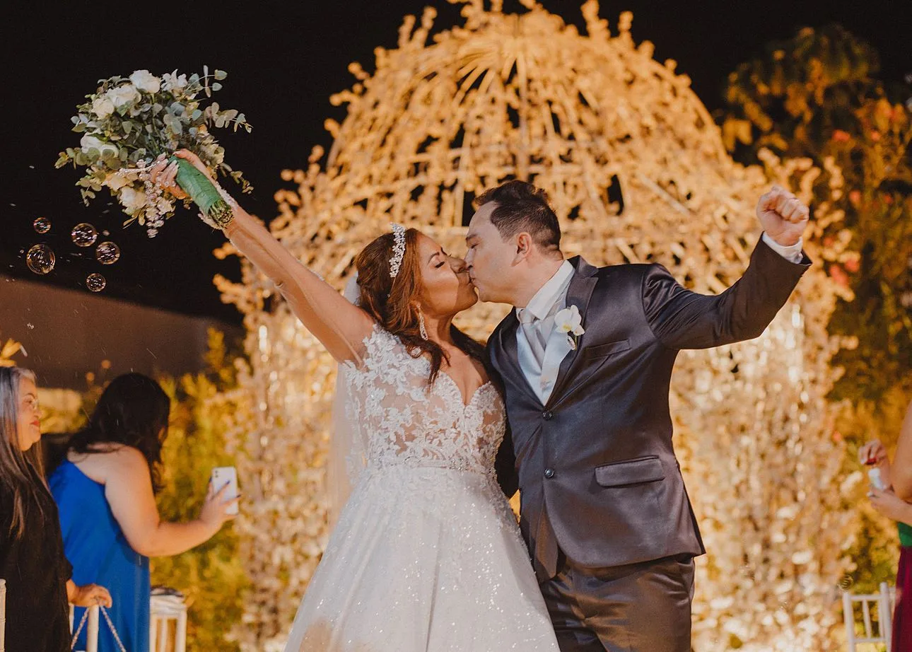 Iara Batista e Reginaldo Silva celebram 18 anos de amor