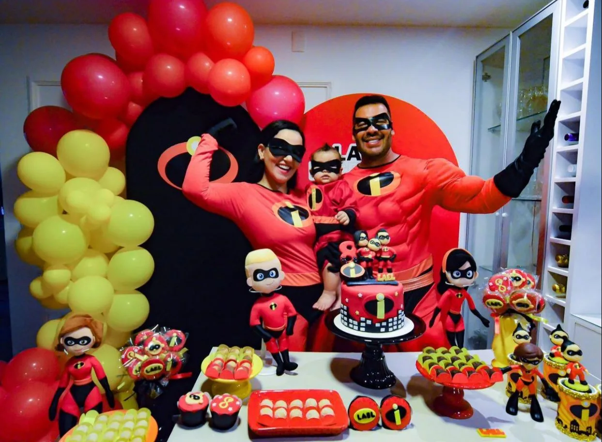 Luciana Ribeiro e Thiago Camelo celebram oito meses de Lael